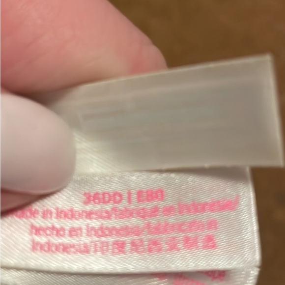 Victoria’s Secret Bra - Picture 3 of 3